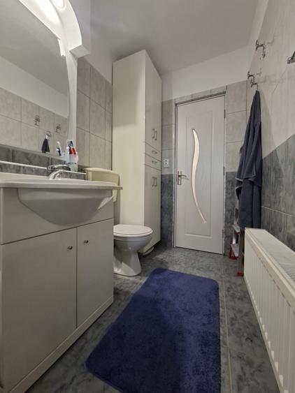 Apartament 2 camere decomandat, renovat, 55 mp – Codlea, Str. Freziei