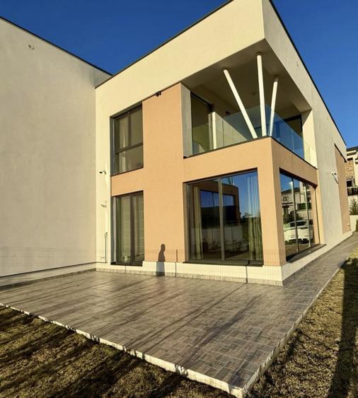 Casa individuală , finisată , 4 camere , 2 bai , 170 mp , zona Valea Chintaului