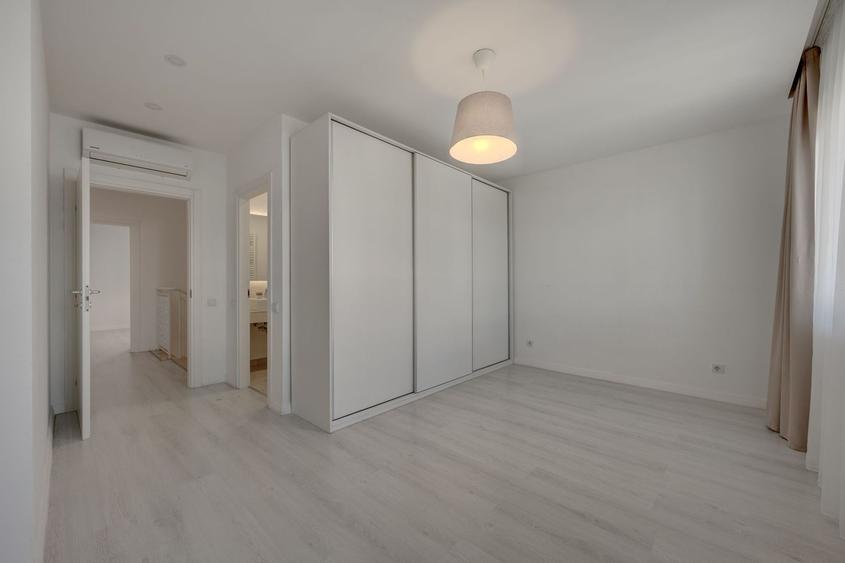 INDIVIDUAL Villa, 4 rooms, 255sqm, Oxford Gardens Pipera!