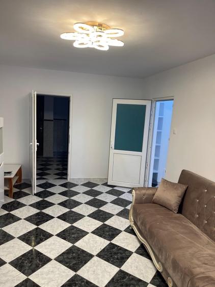 Închiriere apartament 3 camere strada delfinului BL D16 sector 2