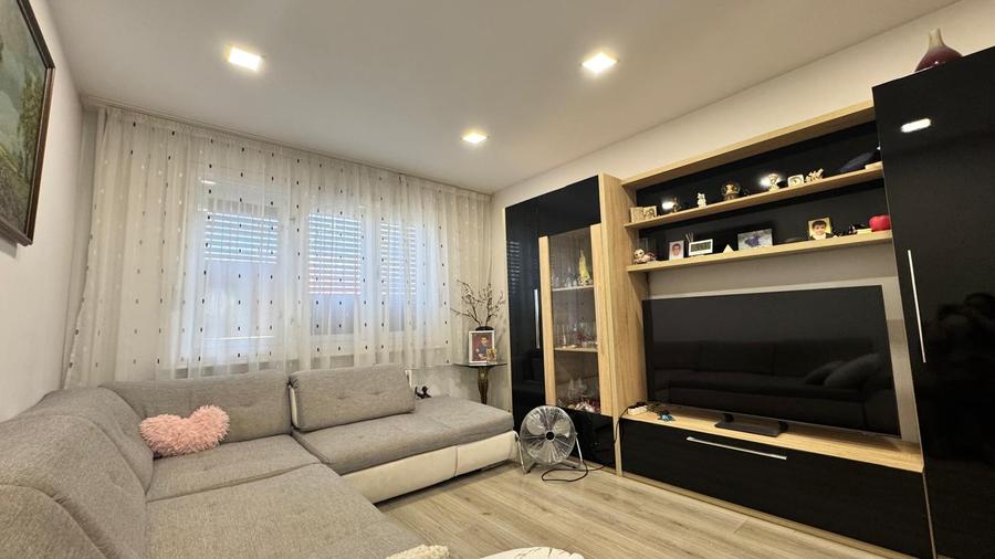 Apartament cu 3 camere de vânzare, str. Gheorghe Doja-AP1541