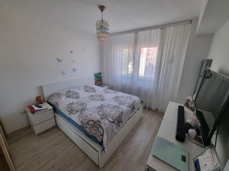 Compozitori-apartament 3 camere decomandat