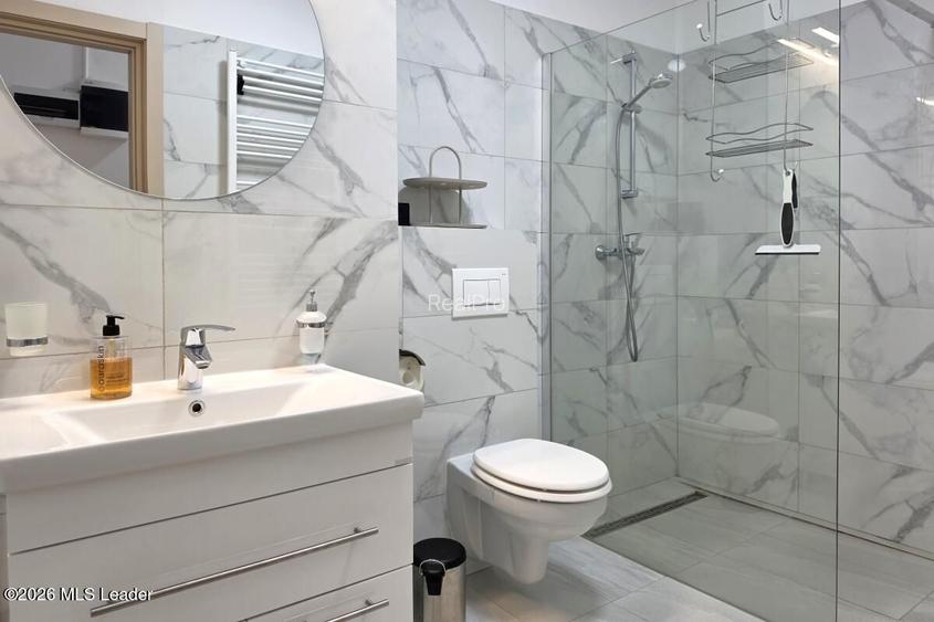 Piata Romana, 4 camere 138 MP total, Etaj 2/9, renovat - utilat, liber - 17