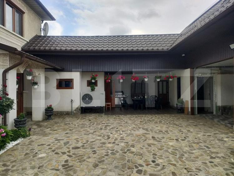 Casa cu 8 camere ,mobilata si utilata zona Marginea, Radauti