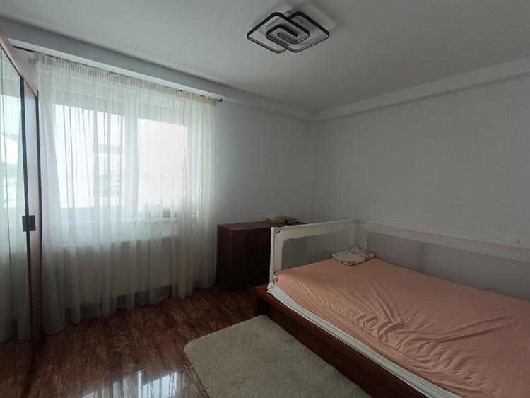 Bloc Nou/Girocului - Apartament decomandat cu 2 camere