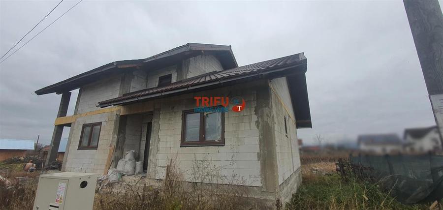 Casa noua P+M 450 mp teren zona in plina dezvoltare