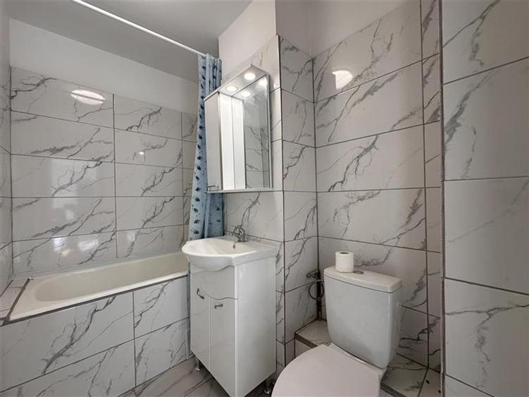 Etaj intermediar, amenajat complet nou, linga Nora