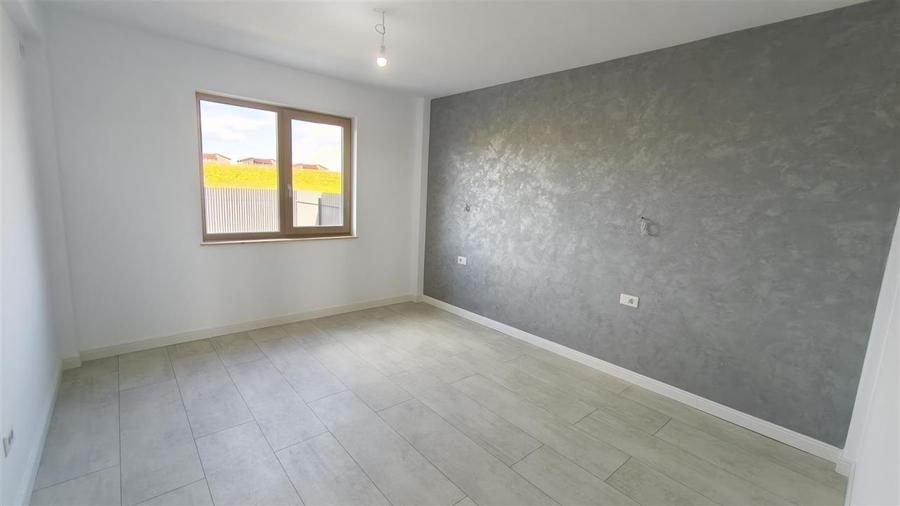 Intabulat! Apartament 3 camere cu Gradina 40mp Valea Lupului, Asfalt, Parcare