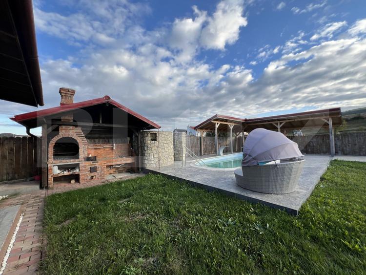 VILĂ deosebită cu piscină și panoramă spre pădure
