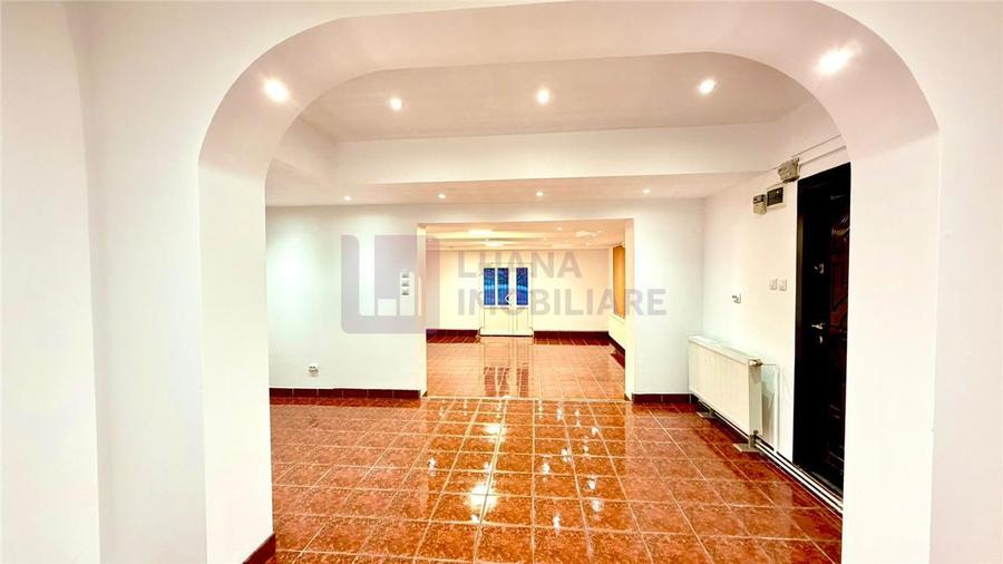 Spatiu de comercial/ birouri | 80 mp | Strand | cladire separata