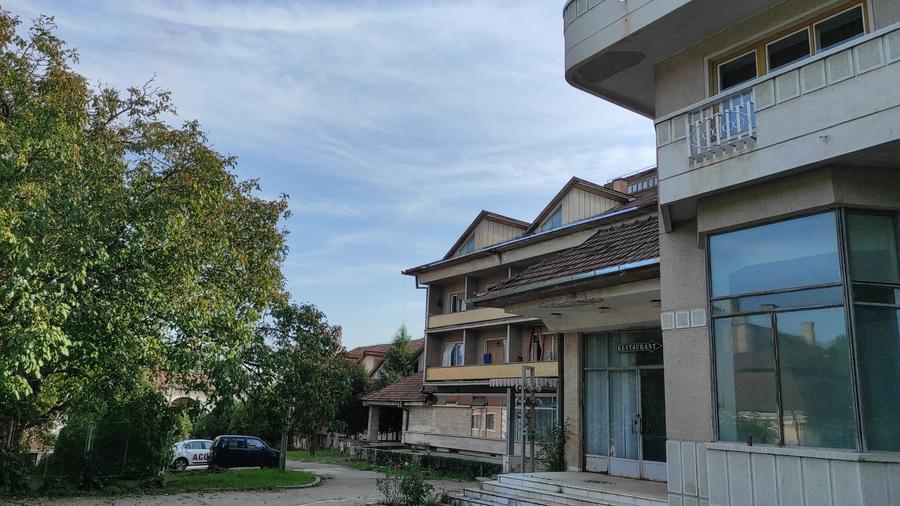 HOTEL DE VANZARE