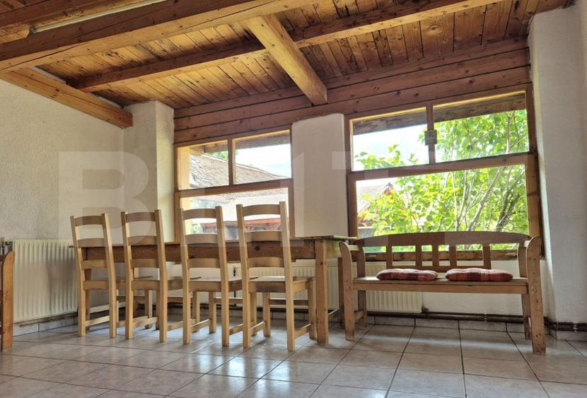 Proprietate deosebită cu panouri fotovoltaice si panouri solare –Sânpetru,BV.