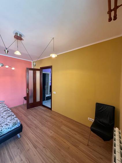 Apartament 3 camere-etaj 2-zona Ultracentrala