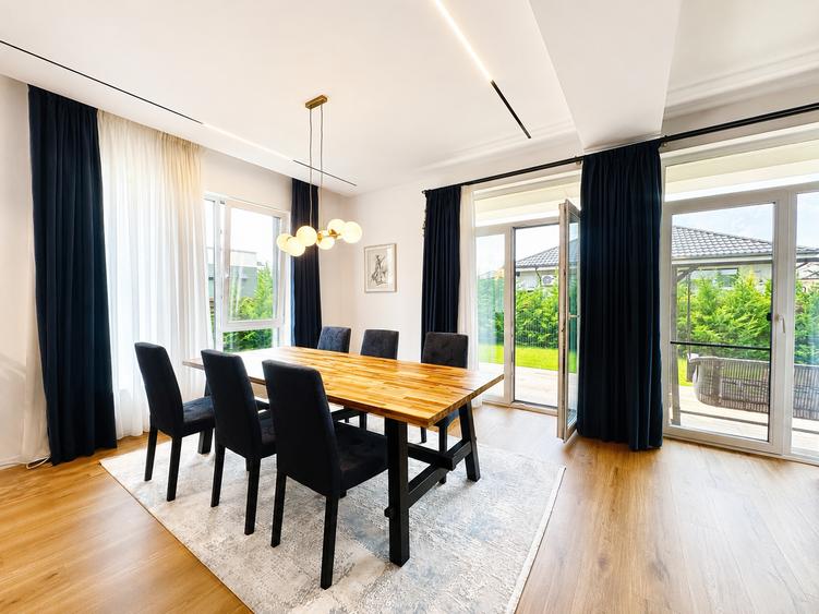 Vila individuala de vanzare 4 camere zona Tunari