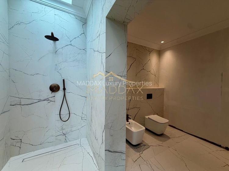 Penthouse cu 4 camere // terasă 70 mp / 200 mp / 3 parking / Straulesti