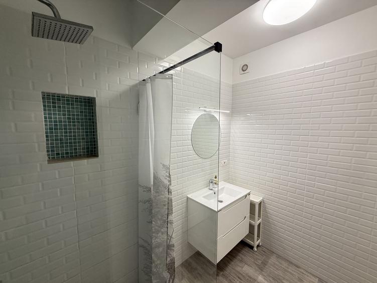 Apartament 3 camere de închiriat