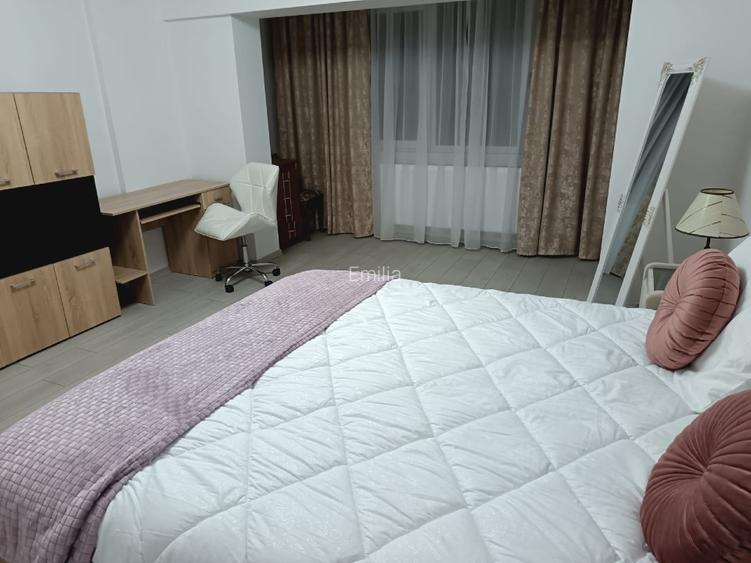 Închiriez  apartament  în zonă  ultracentrală, 38 mp, etaj 1, Pta Victoriei, - 5