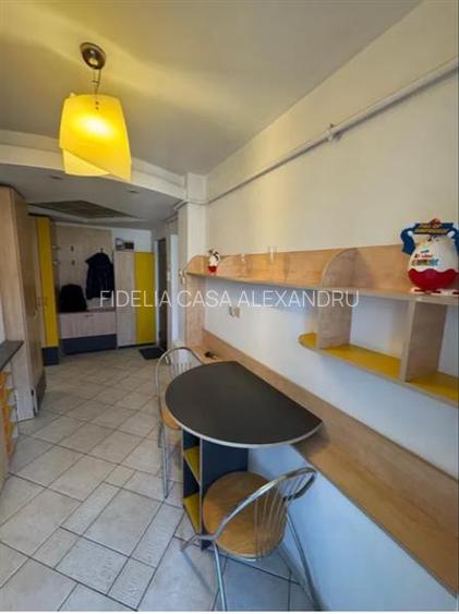 Apartament 2 camere, decomandat - Centru / Palas - 4