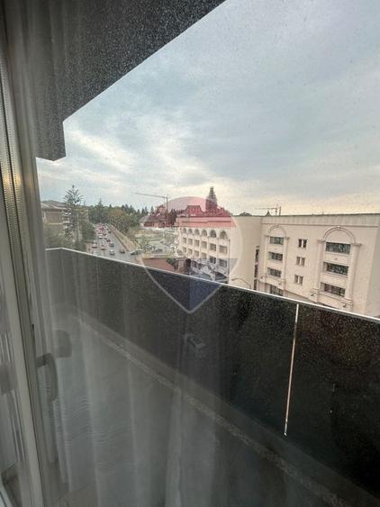 Apartament cu 3 camere de închiriat în zona Central