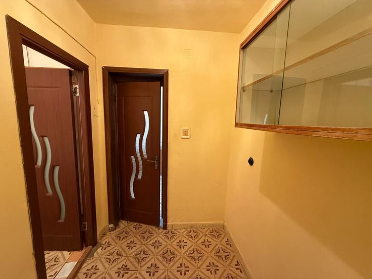 Apartament 3 camere , zona Minerului