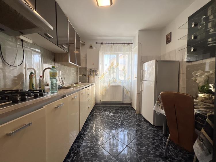Apartament 2 camere, 50 mp utili, etaj 4/5 - Dambovita