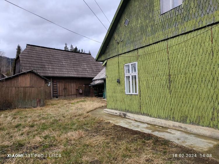 CASA DE VANZARE + ANEXE 2500 MP / PUTNA