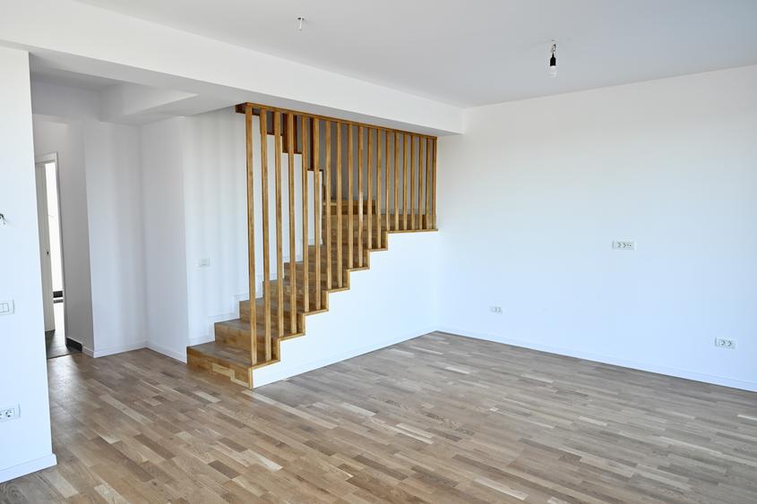 Casă duplex P+1+M, 162 mp utili, curte 150 mp — Otopeni, 5 min aeroport