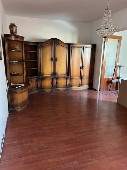 Apartament 4 camere, zonă centrală, Ploiești