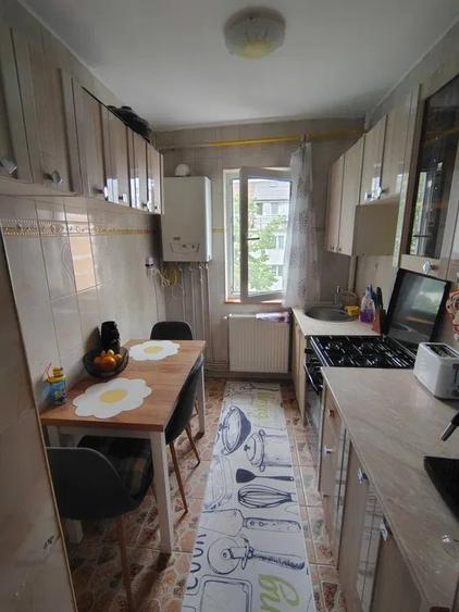 Apartament cu 2 camere, zona Canta