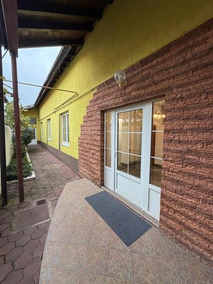 Casa cu 5 camere 2 bai 184 mp utili zona Calea Dumbravii