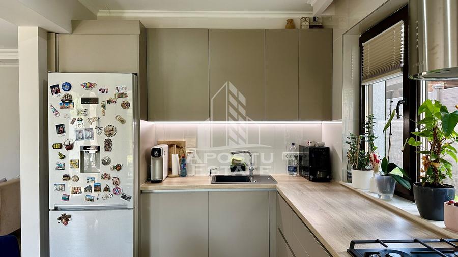 Jumatate de duplex de vanzare cu 5 camere, in apropiere de padure