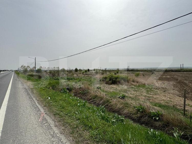 Parcele teren intravilan de 2.469 mp, deschidere 24 m, zona Brădești - 2