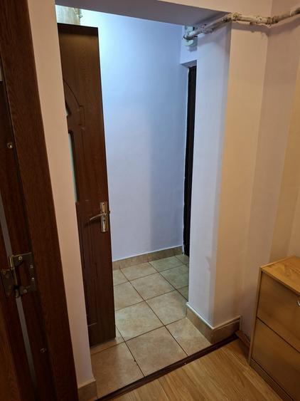 Garsonieră Gavana 3 , Decomandata / mobilată , finisaje medii!
