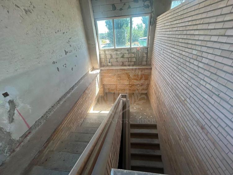 SPATIU COMERCIAL//CANTINA// FOSTA FABRICA DE CARAMIDA PLEASA
