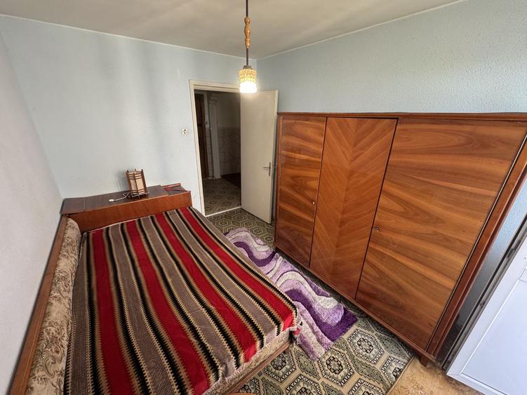 Apartament 3 camere zona Cet cu Centrala