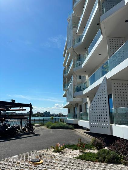 2 CAMERE LUX | VEDERE FRONTALĂ LA LAC - MAMAIA / LAKE ON