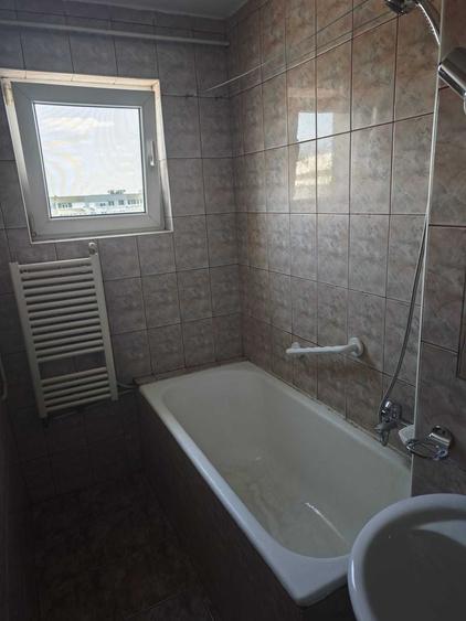 Garsonieră luminoasă cu balcon închis – Obor