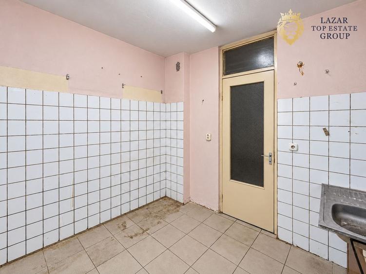 Apartament 2 camere zona 300 de vanzare