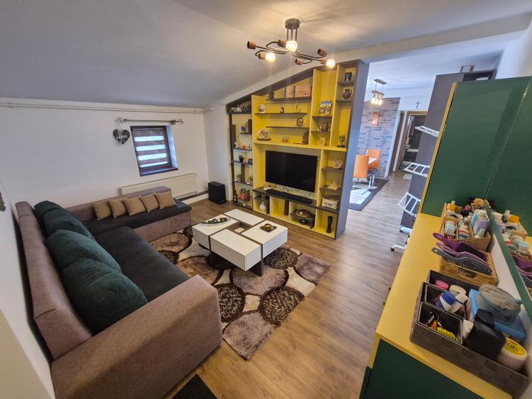 3 Cam-3 Min de Spitalul Judetean-Mobilat-71MP-Balcon-Centrala-92.000 Euro! Neg