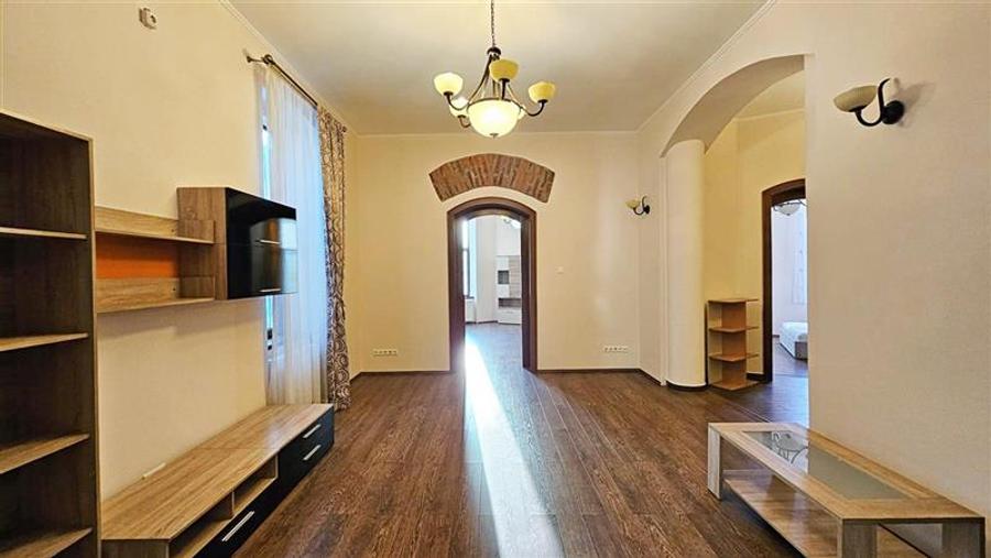 DE INCHIRIAT Apartament spatios 3 camere Gh Lazar pietonala - Unirii