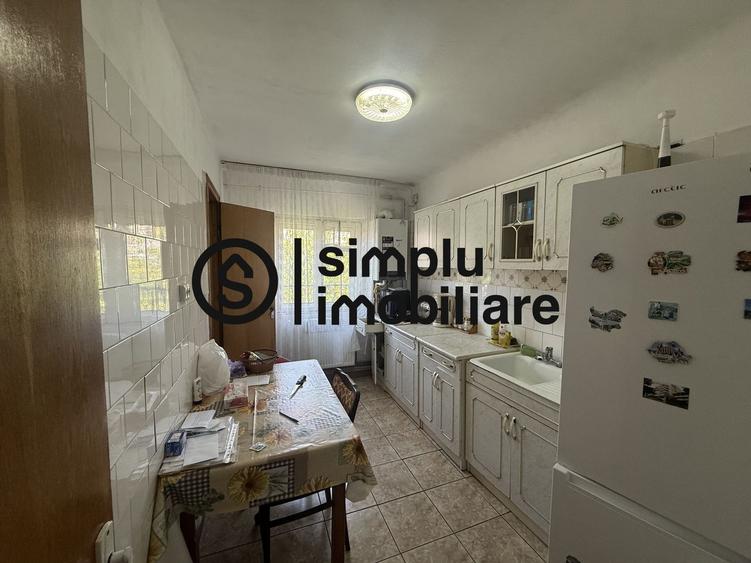 Apartament 4 camere 1 Mai Langa Spitalul Nr 1