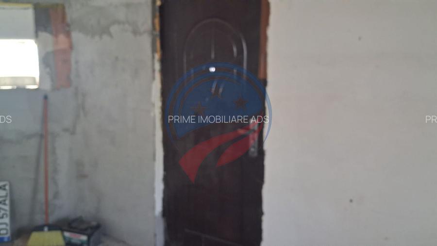 Casa 3 camere, teren 736 mp, de vanzare în Bailesti