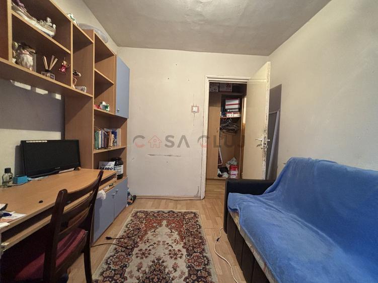 Apartament cu 3 camere, zona Retezat !