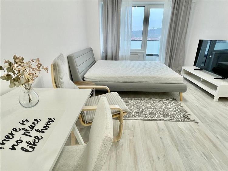 1 CAM CENTRU PALAS , PARCARE,PRIMA INCHIRIERE UNIREA TOWERS DEC - 430EUR