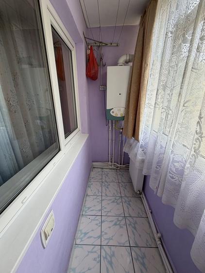 De vânzare apartament 3 camere cartier VIZIRU 1 ETAJ 1