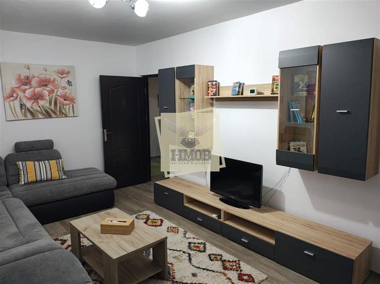 Apartament 4 camere cu balcon si pivnita zona Vasile Aaron