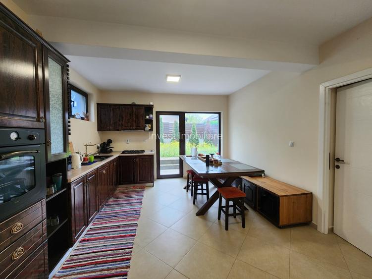 Casa de vanzare 120mp utili, 3 bai zona Valea Adanca-Mega Image - 7
