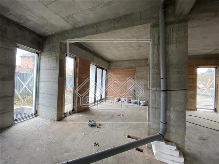 Spatiu comercial nou - 147 mpu - 3 locuri de parcare - Piata Cluj