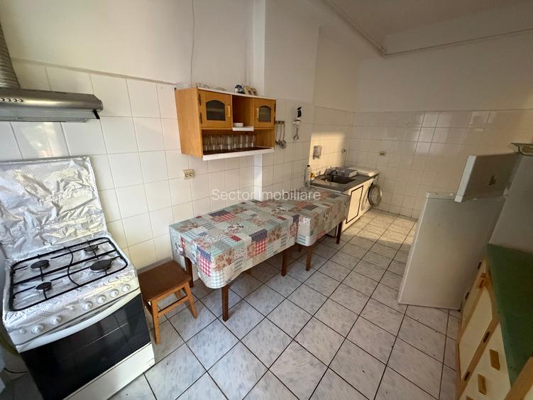 Vilă istorică de vânzare Castel Aura Buzescu Bușteni str. Victoriei nr. 11