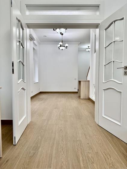 Casa de inchiriat, 3 camere, 3 bai, renovata, prima inchiriere.